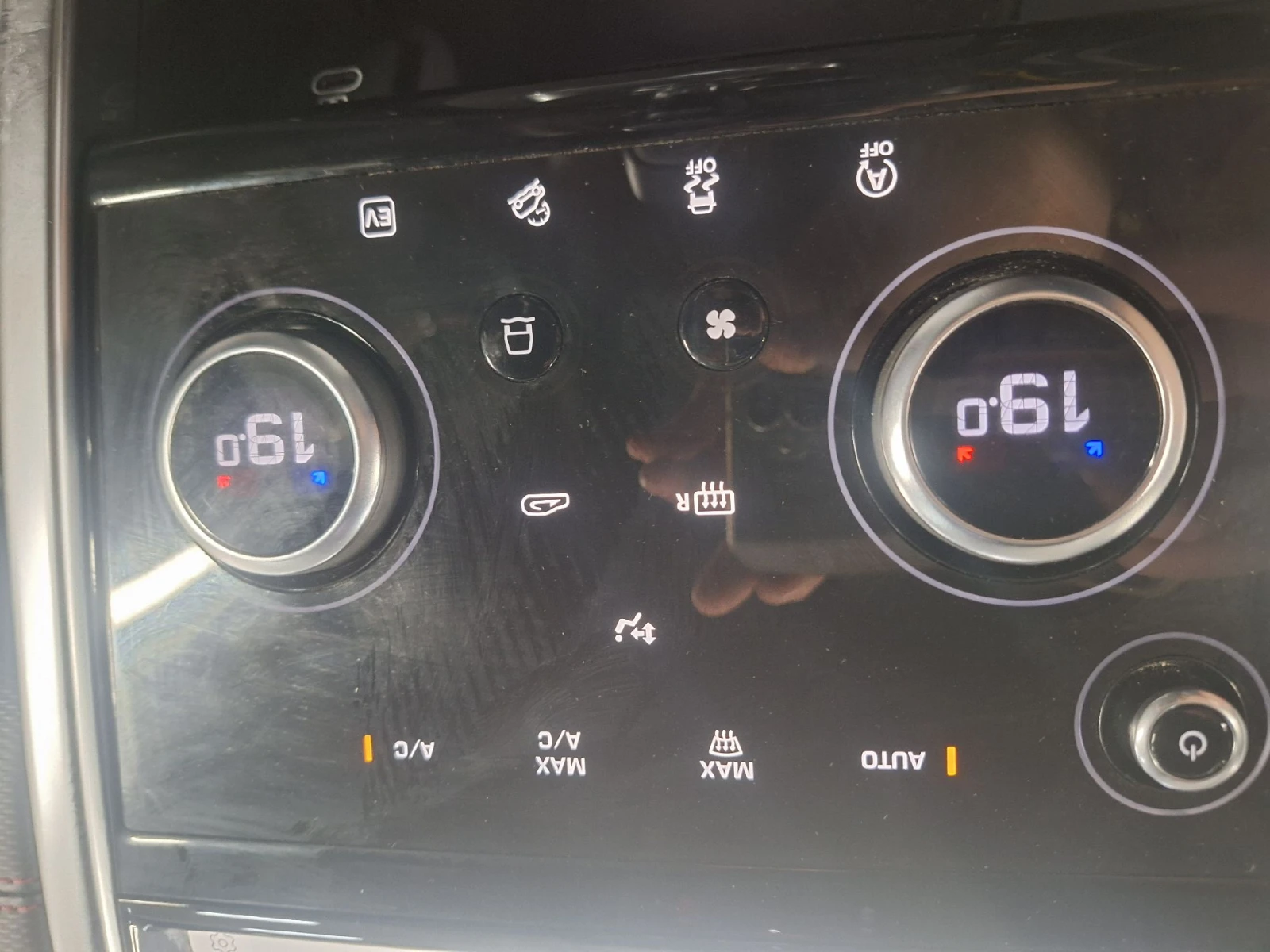 Land Rover Discovery Sport P300e PHEV AWD Auto Leather Navi, снимка 14 - Автомобили и джипове - 56207464