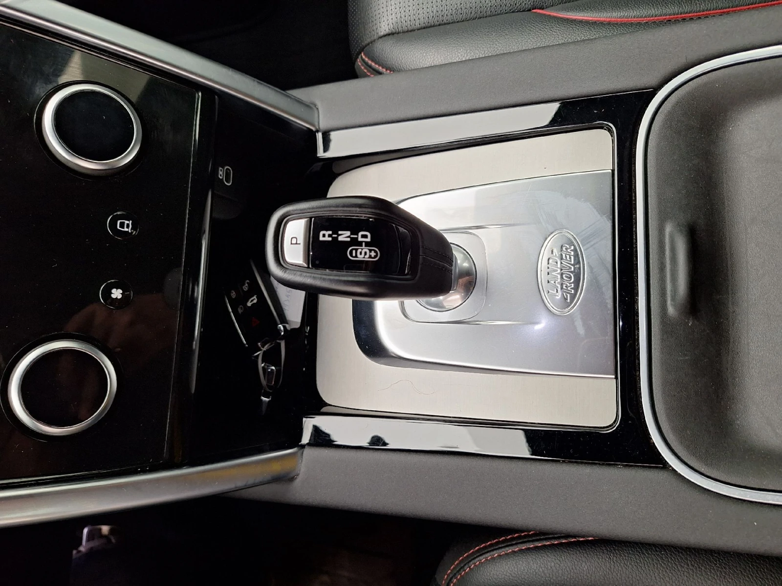 Land Rover Discovery Sport P300e PHEV AWD Auto Leather Navi, снимка 15 - Автомобили и джипове - 56207464