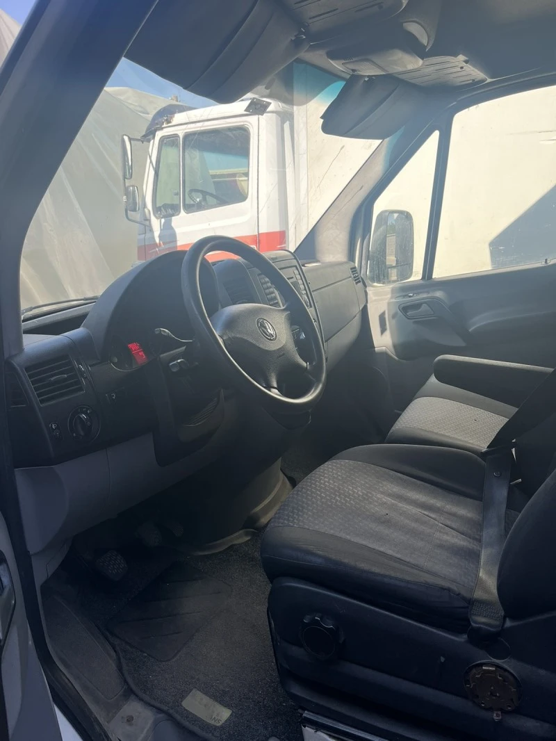 VW Crafter, снимка 9 - Бусове и автобуси - 47301032