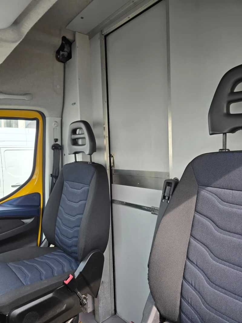 Iveco Daily, снимка 8 - Бусове и автобуси - 52417321