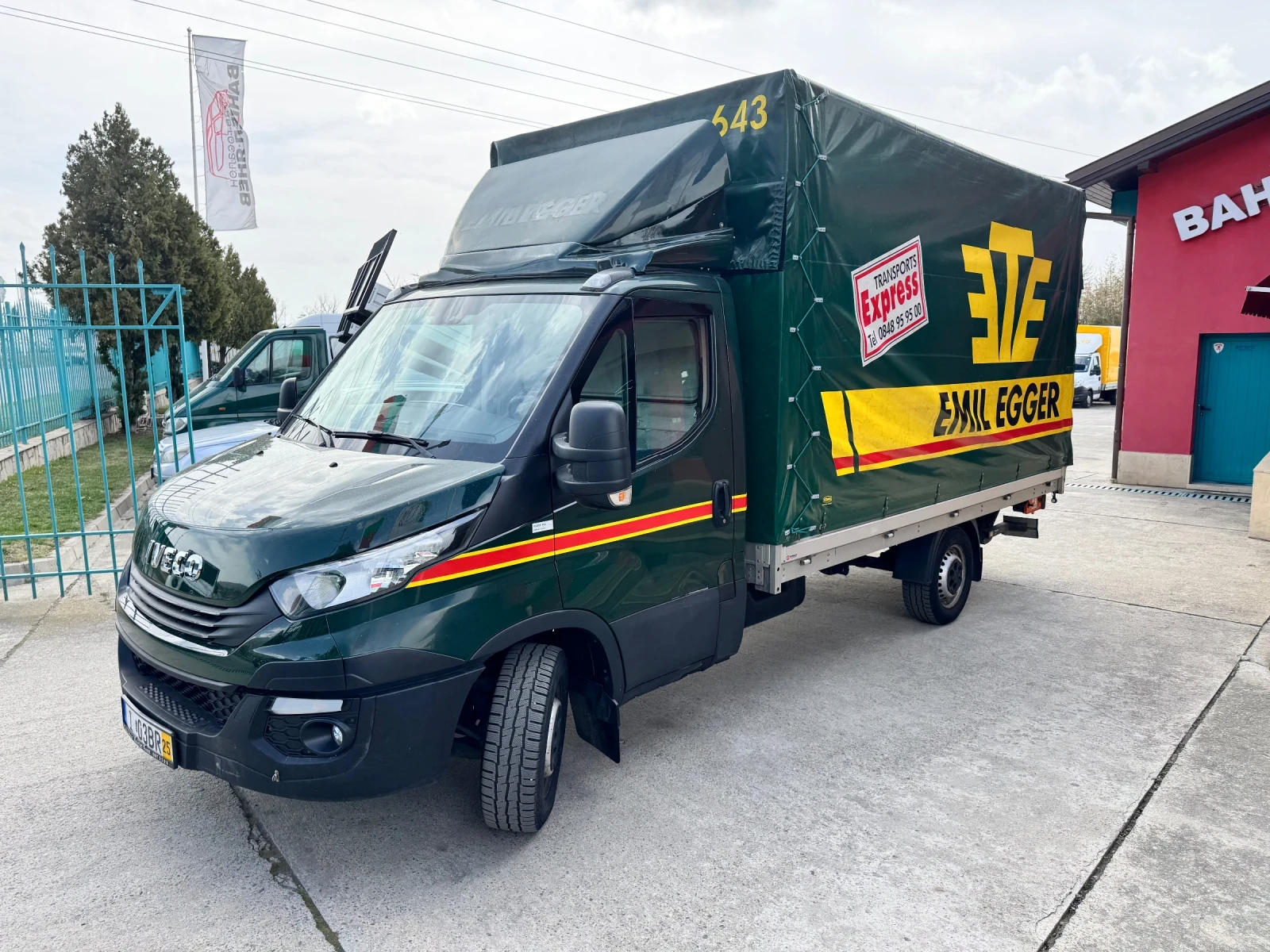 Iveco Daily Euro6* Hi-Matic* Климатроник* Падащ борд - изображение 3