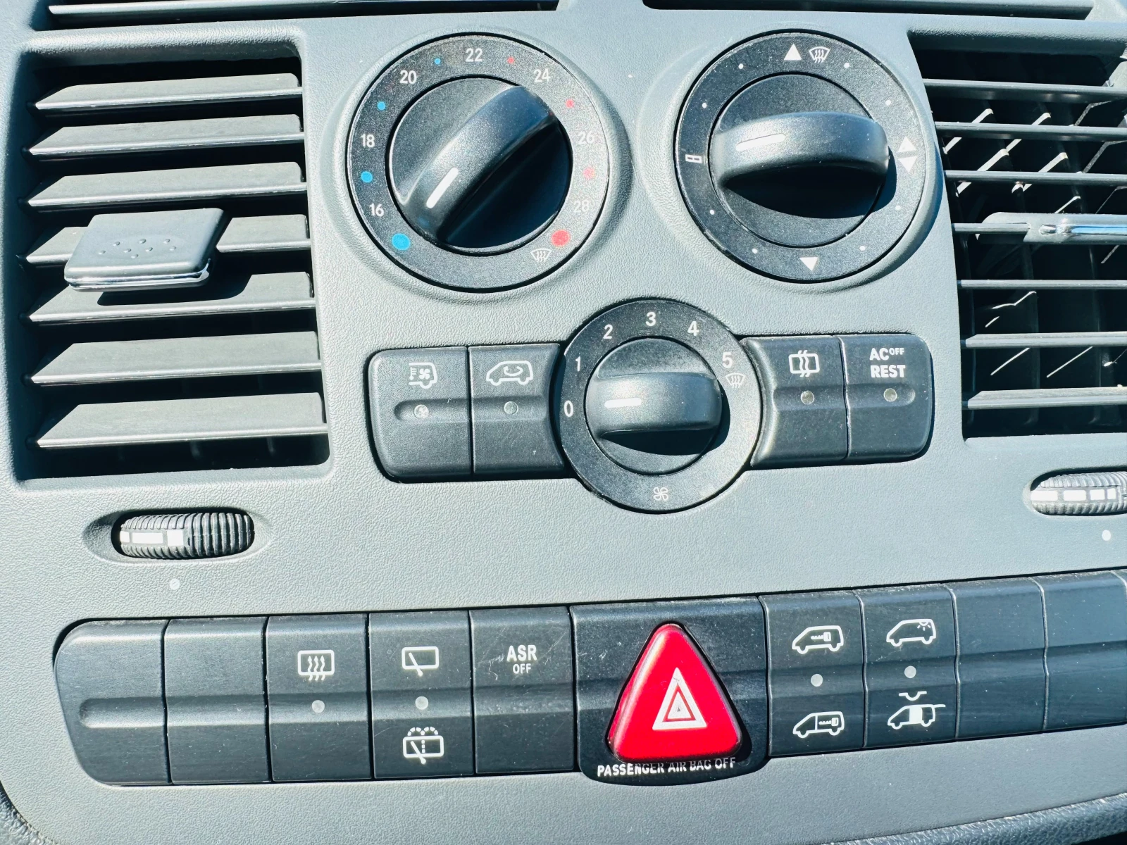 Mercedes-Benz Vito 111 CDI Пътнически 7 места ПЕЧКА 220V, снимка 12 - Бусове и автобуси - 56019385