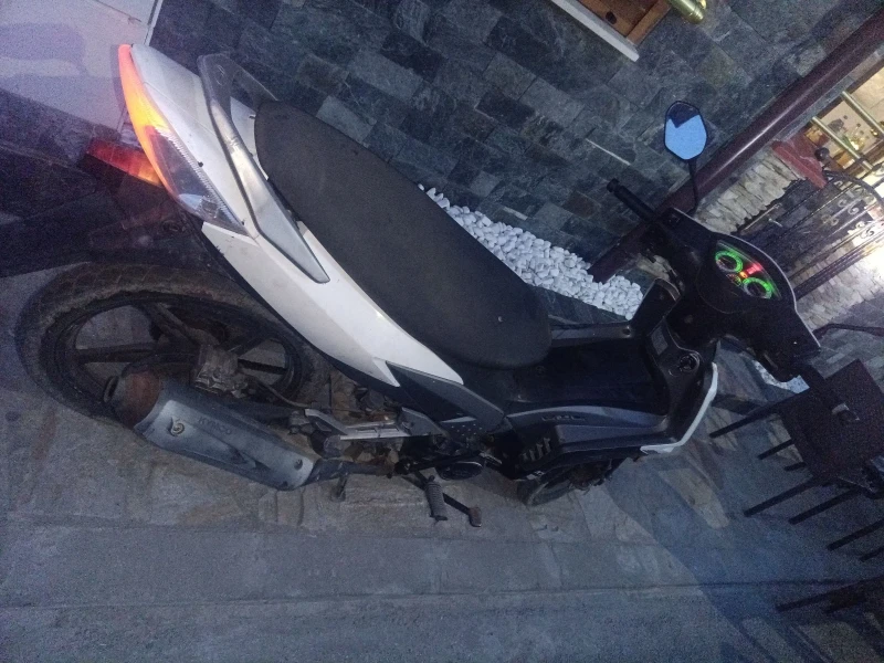 Kymco Jetix, снимка 2 - Мотоциклети и мототехника - 52357517