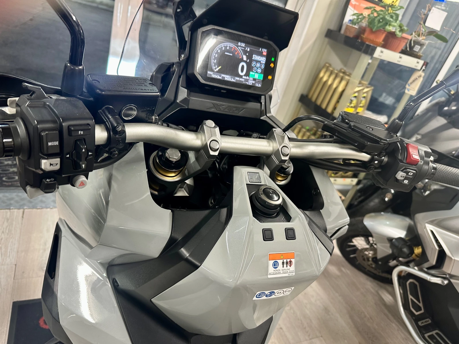 Honda X-ADV 750 Nardo Gray ABS/TC/LED 04.2021г. - изображение 2
