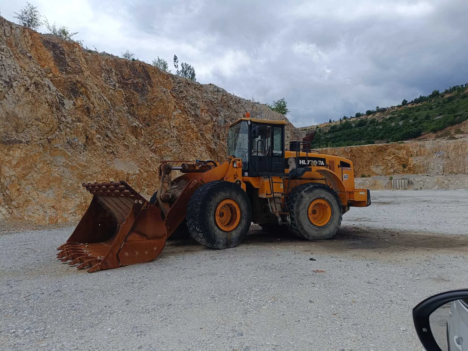 Челен товарач Hyundai 770-7A