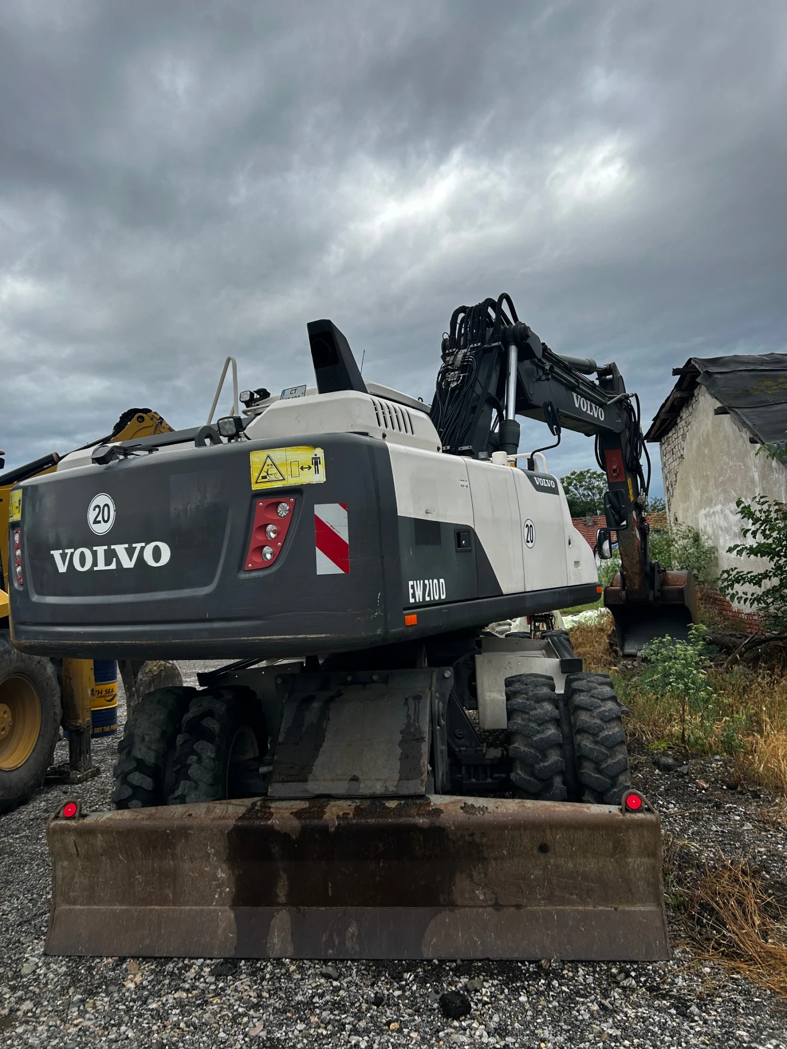 Багер Volvo EW 210 D, снимка 7 - Индустриална техника - 54884407