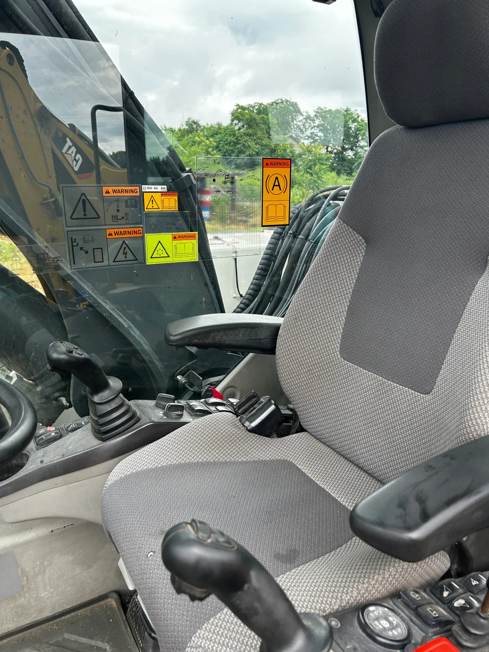 Багер Volvo EW 210 D, снимка 4 - Индустриална техника - 54884407