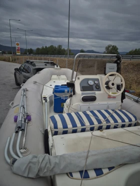 Надуваема лодка Zodiac Medlane, снимка 5 - Воден транспорт - 53191564