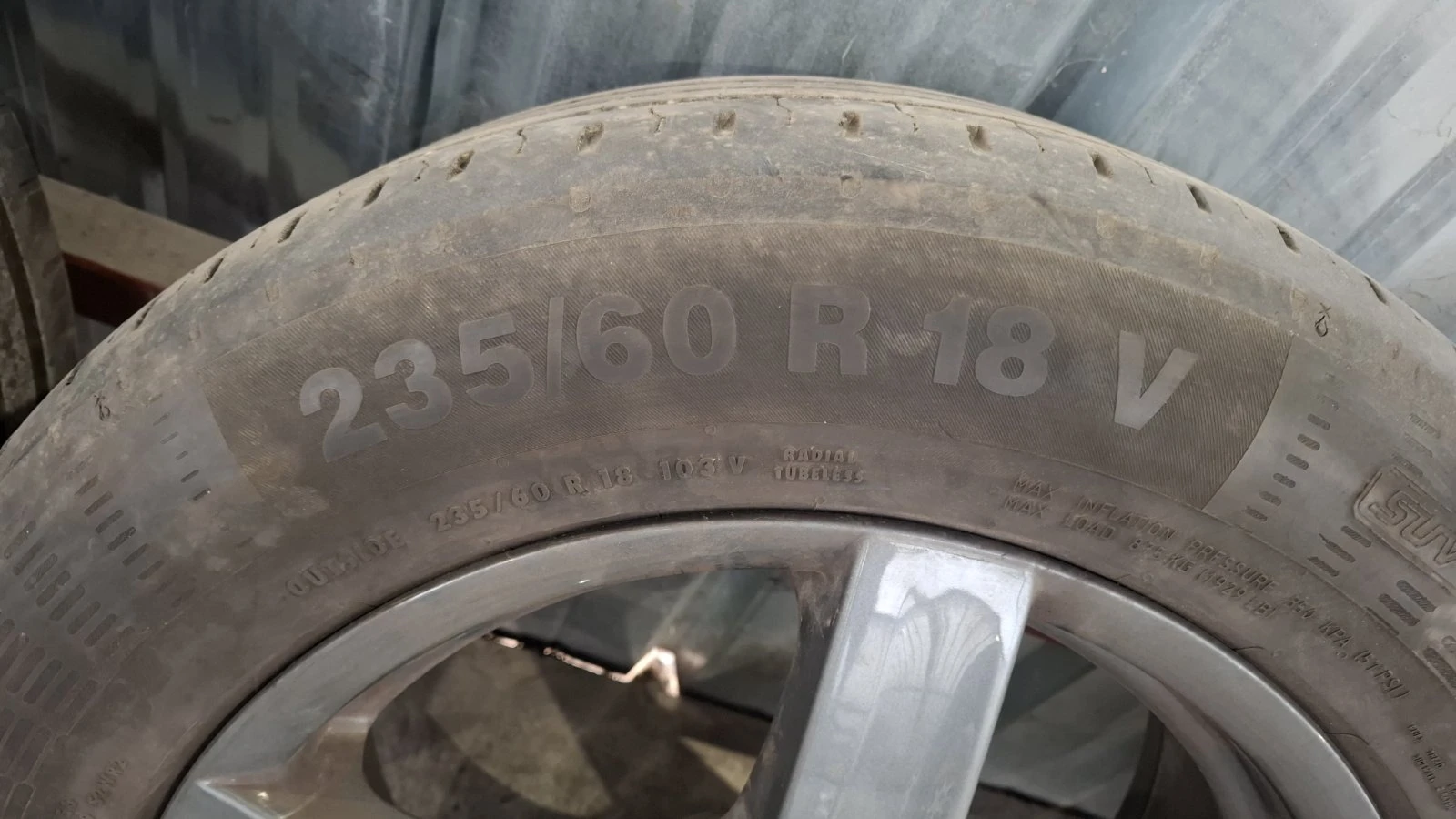 Гуми с джанти Continental 235/60R18, снимка 2 - Гуми и джанти - 54097321