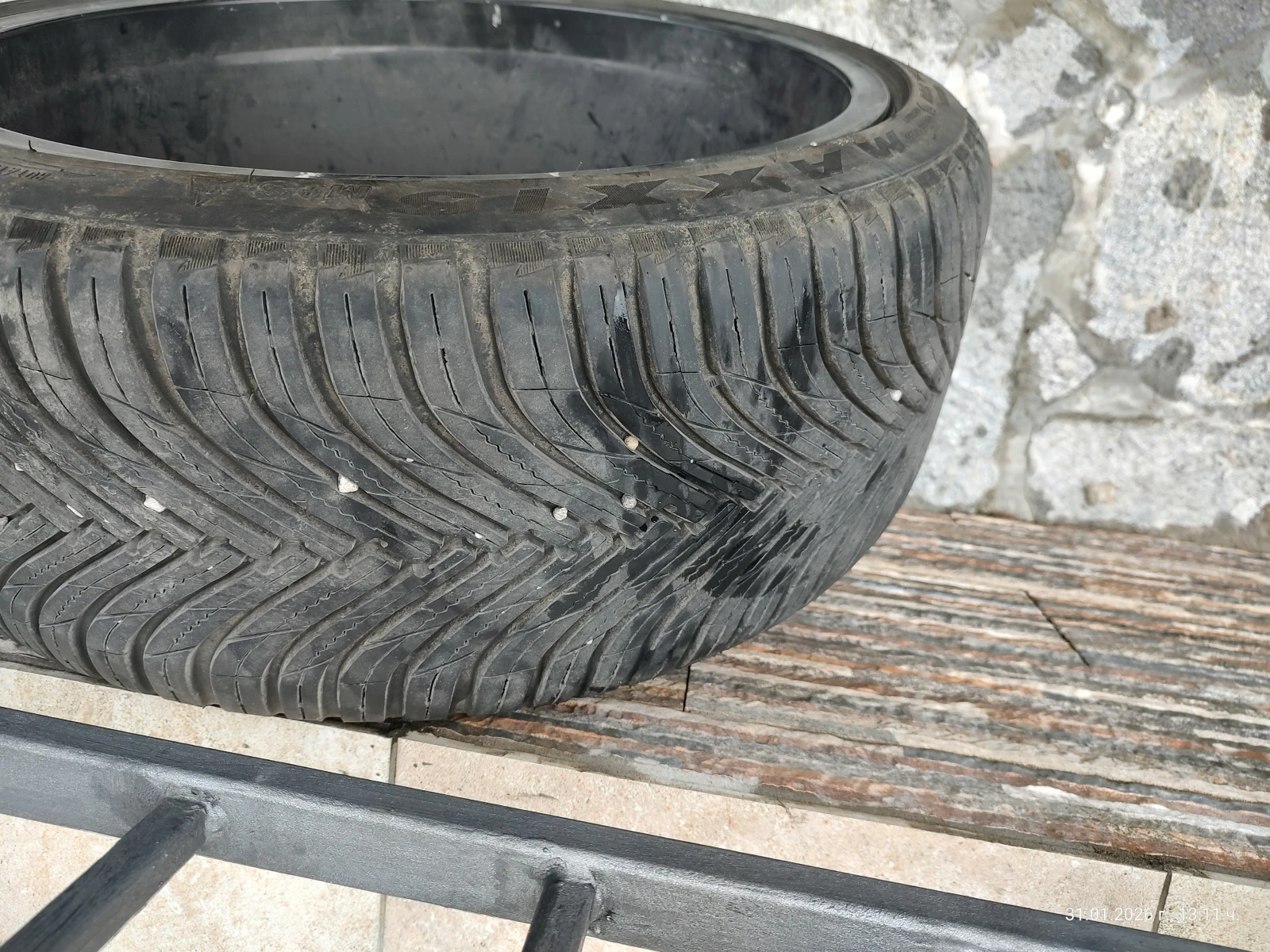 Гуми с джанти Maxxis 245/35R20, снимка 3 - Гуми и джанти - 55537175