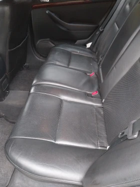 Toyota Avensis 2.2 177коня, снимка 10