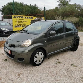 Toyota Aygo 1.0. 68к.с.Климатик, снимка 2