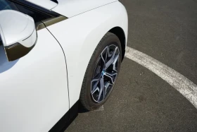 BMW iX 40 xDrive M Laser AIR HUD Keyless W/P Massage - 33970 € / 66439.55 лв. - 38631621 7