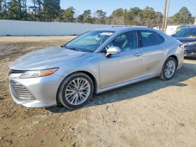 ������ Toyota Camry