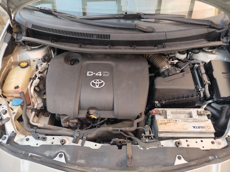 Toyota Auris 1.4 D4D, снимка 11 - Автомобили и джипове - 47536494