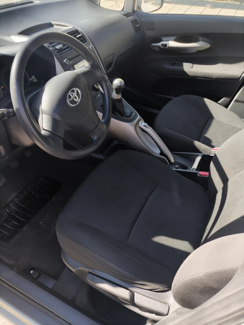 Toyota Auris 1.4 D4D, снимка 13 - Автомобили и джипове - 47536494