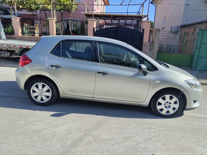 Toyota Auris 1.4 D4D, снимка 6 - Автомобили и джипове - 47536494