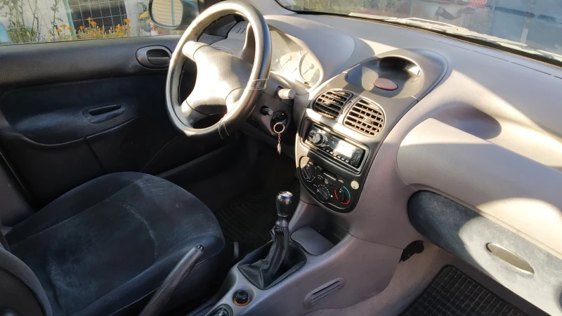 Peugeot 206, снимка 7 - Автомобили и джипове - 47642474