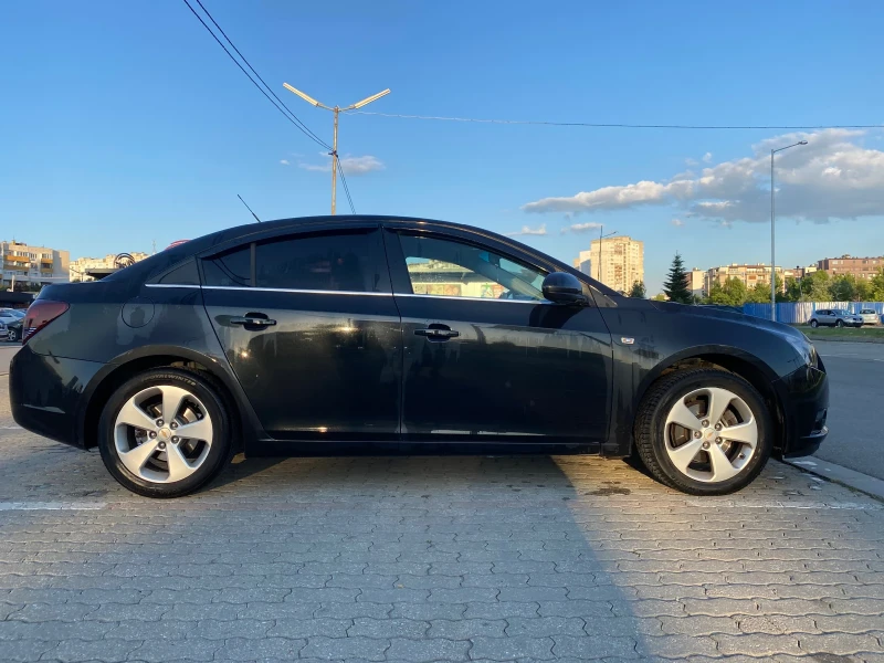 Chevrolet Cruze, снимка 2 - Автомобили и джипове - 48773770