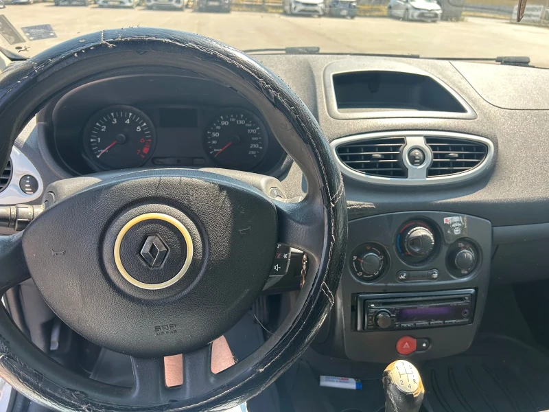 Renault Clio, снимка 10 - Автомобили и джипове - 52240709