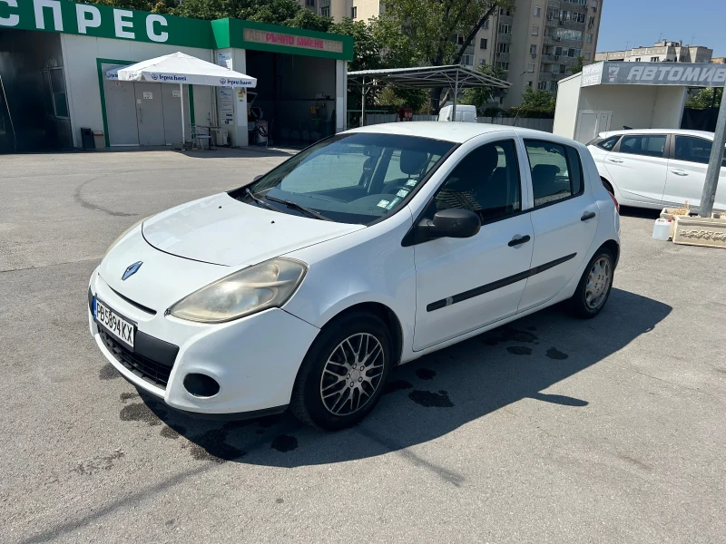 Renault Clio, снимка 2 - Автомобили и джипове - 52240709