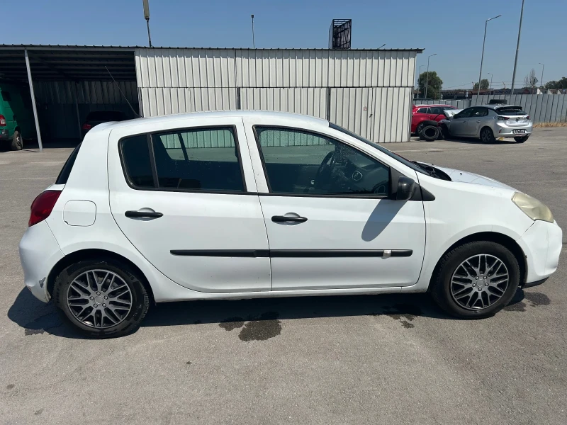 Renault Clio, снимка 7 - Автомобили и джипове - 52240709