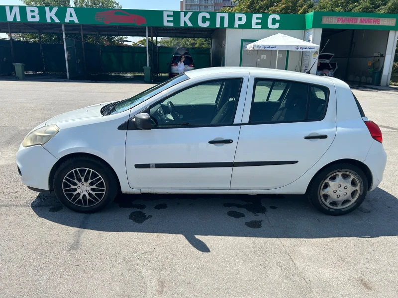 Renault Clio, снимка 3 - Автомобили и джипове - 52240709