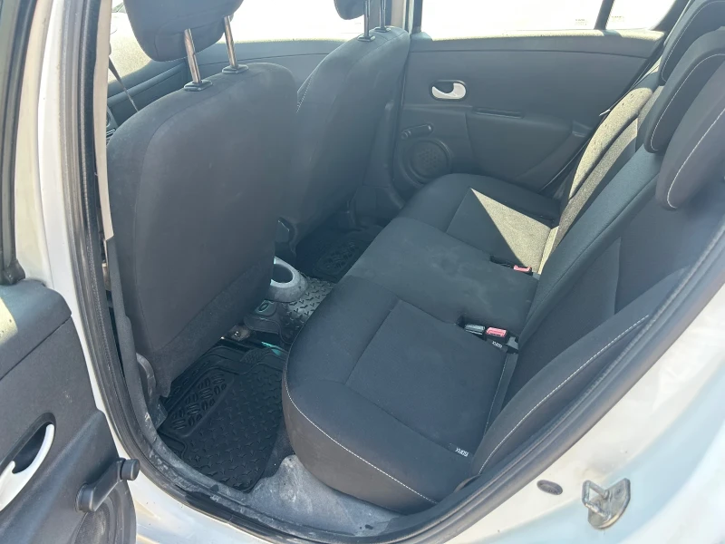 Renault Clio, снимка 11 - Автомобили и джипове - 52240709