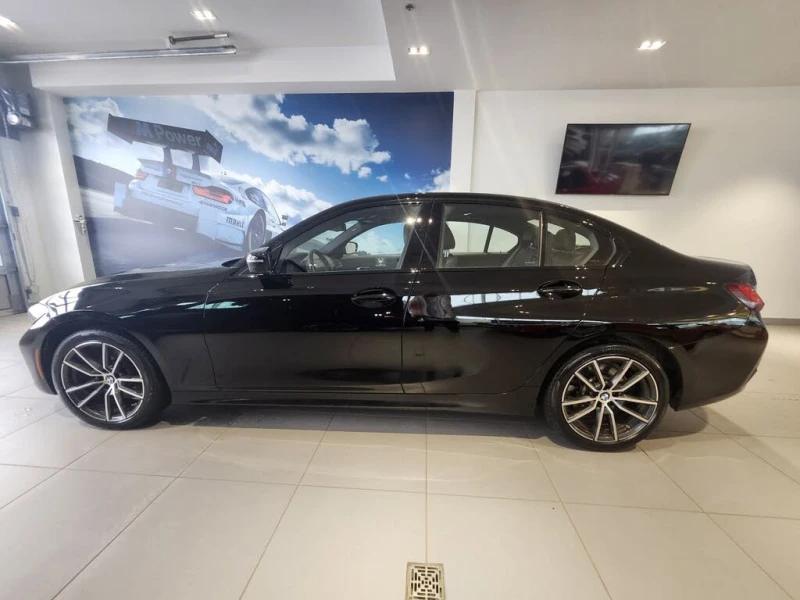 BMW 330 xDrive* АвтоКредит* (ЦЕНА ДО БГ), снимка 2 - Автомобили и джипове - 53238454