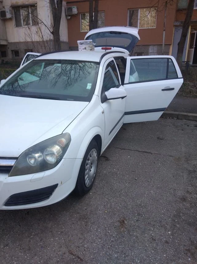 Opel Astra 1.6 ecotek, снимка 3 - Автомобили и джипове - 47790878