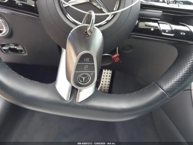 Mercedes-Benz C 300, снимка 13 - Автомобили и джипове - 53340407