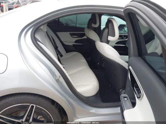 Mercedes-Benz C 300, снимка 11 - Автомобили и джипове - 53340407