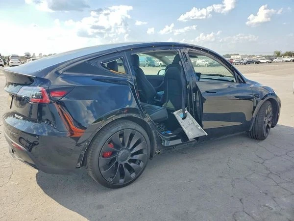Tesla Model Y, снимка 4 - Автомобили и джипове - 56116447