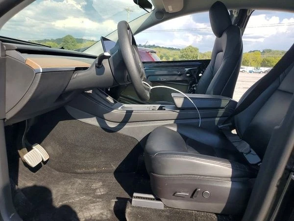 Tesla Model Y, снимка 8 - Автомобили и джипове - 56116447