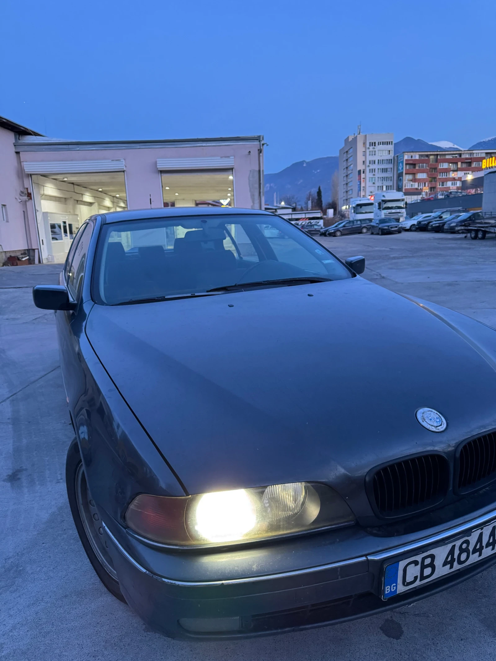 BMW 520  2.0 Газ, снимка 1