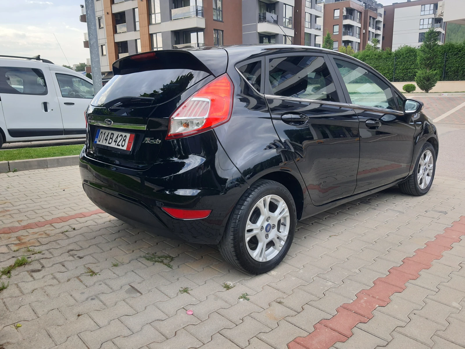 Ford Fiesta 1.5TDCI EURO6B - изображение 5