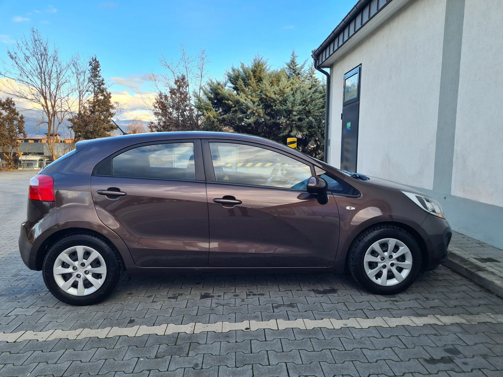 Kia Rio 1.2i Швейцария - изображение 6