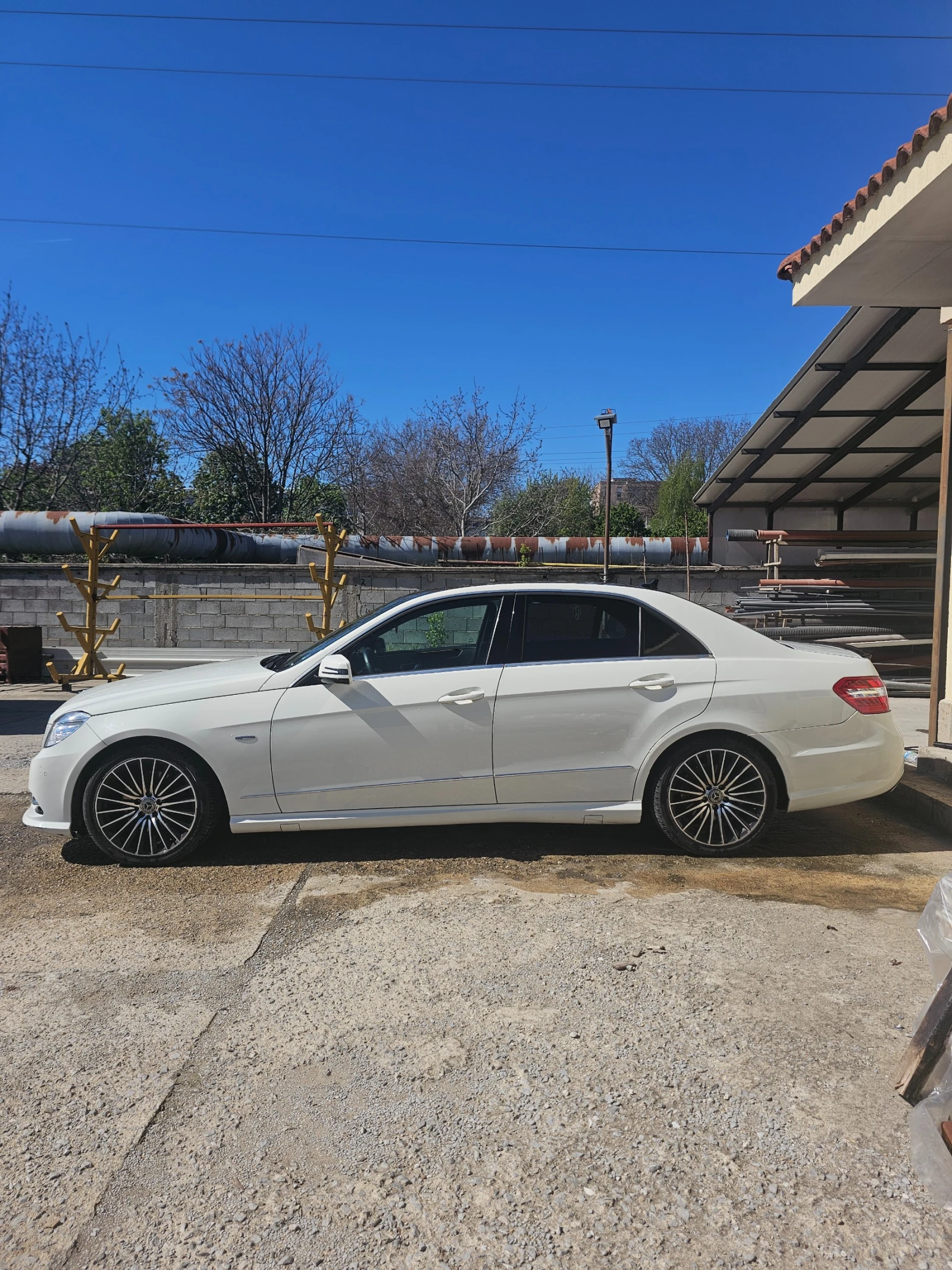 Mercedes-Benz E 220  - изображение 3