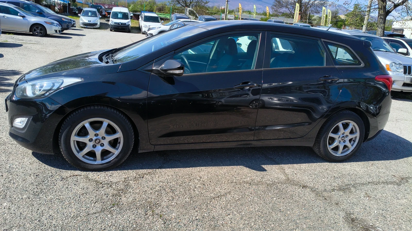 Hyundai I30 1.6 CRDi, снимка 3 - Автомобили и джипове - 51271916