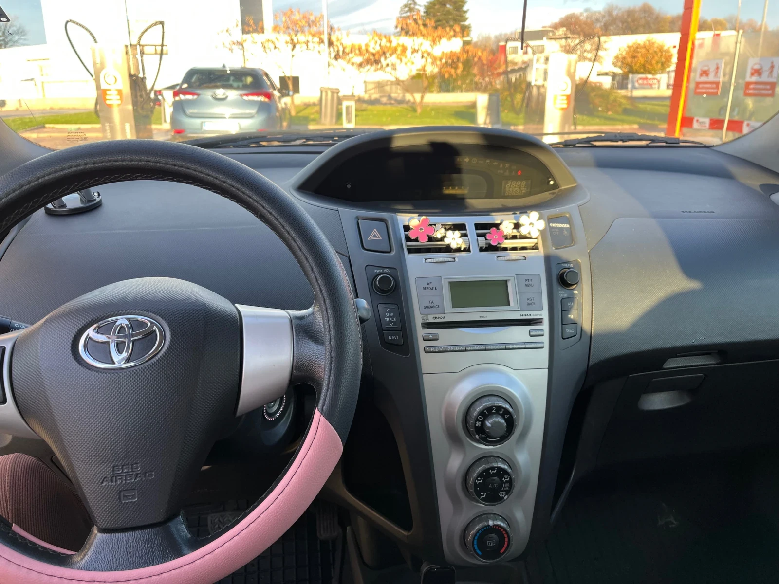 Toyota Yaris  - изображение 9