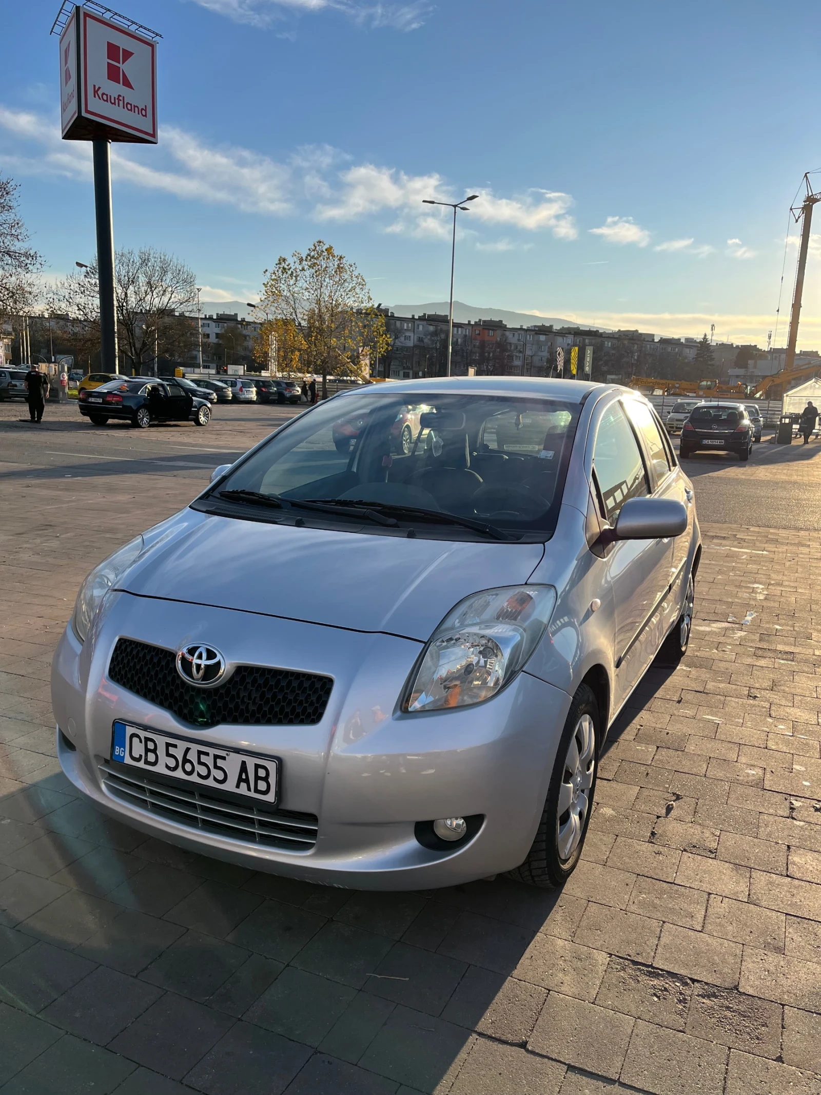 Toyota Yaris  - изображение 2