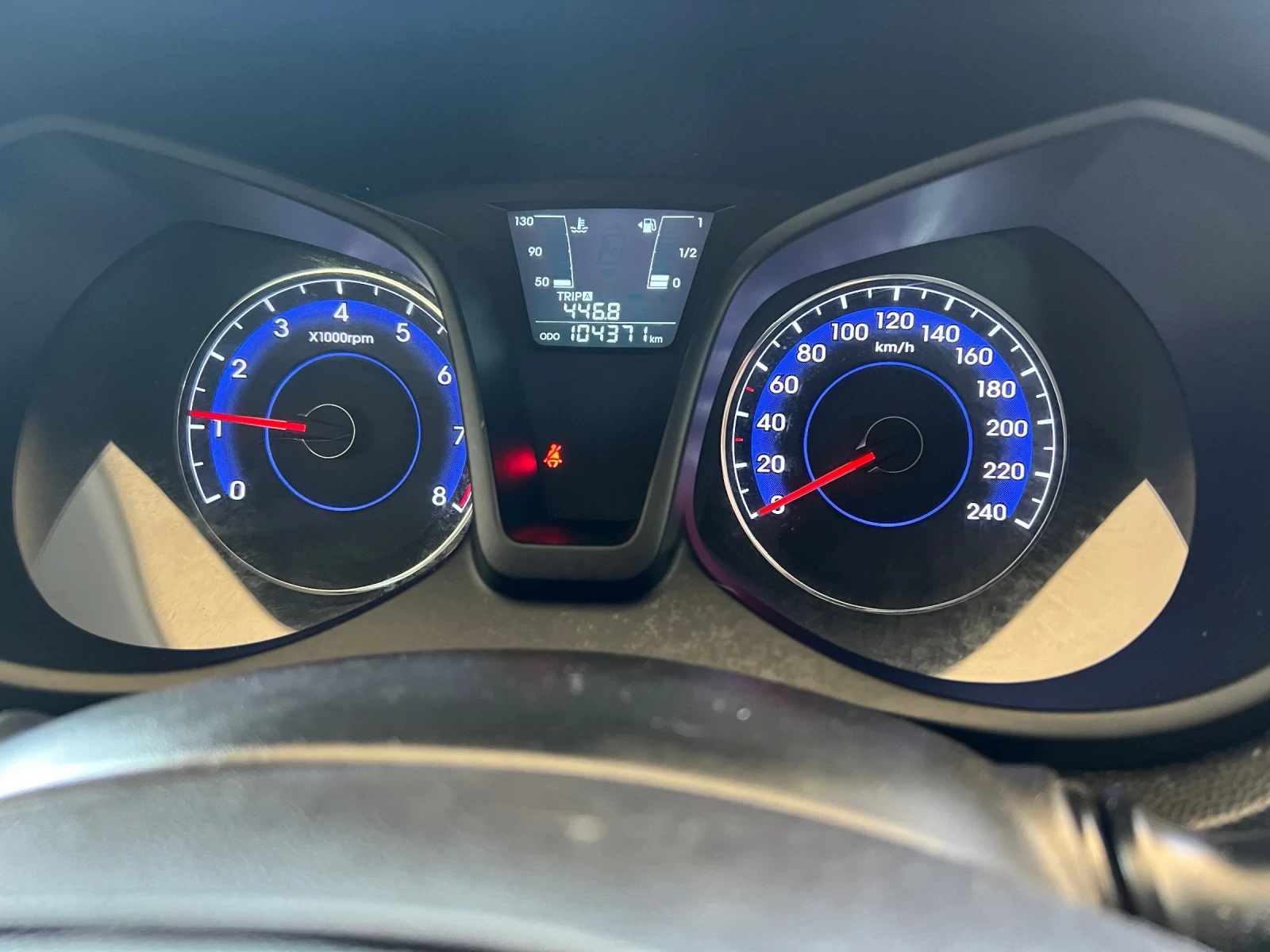 Hyundai Ix20, снимка 11 - Автомобили и джипове - 53824041