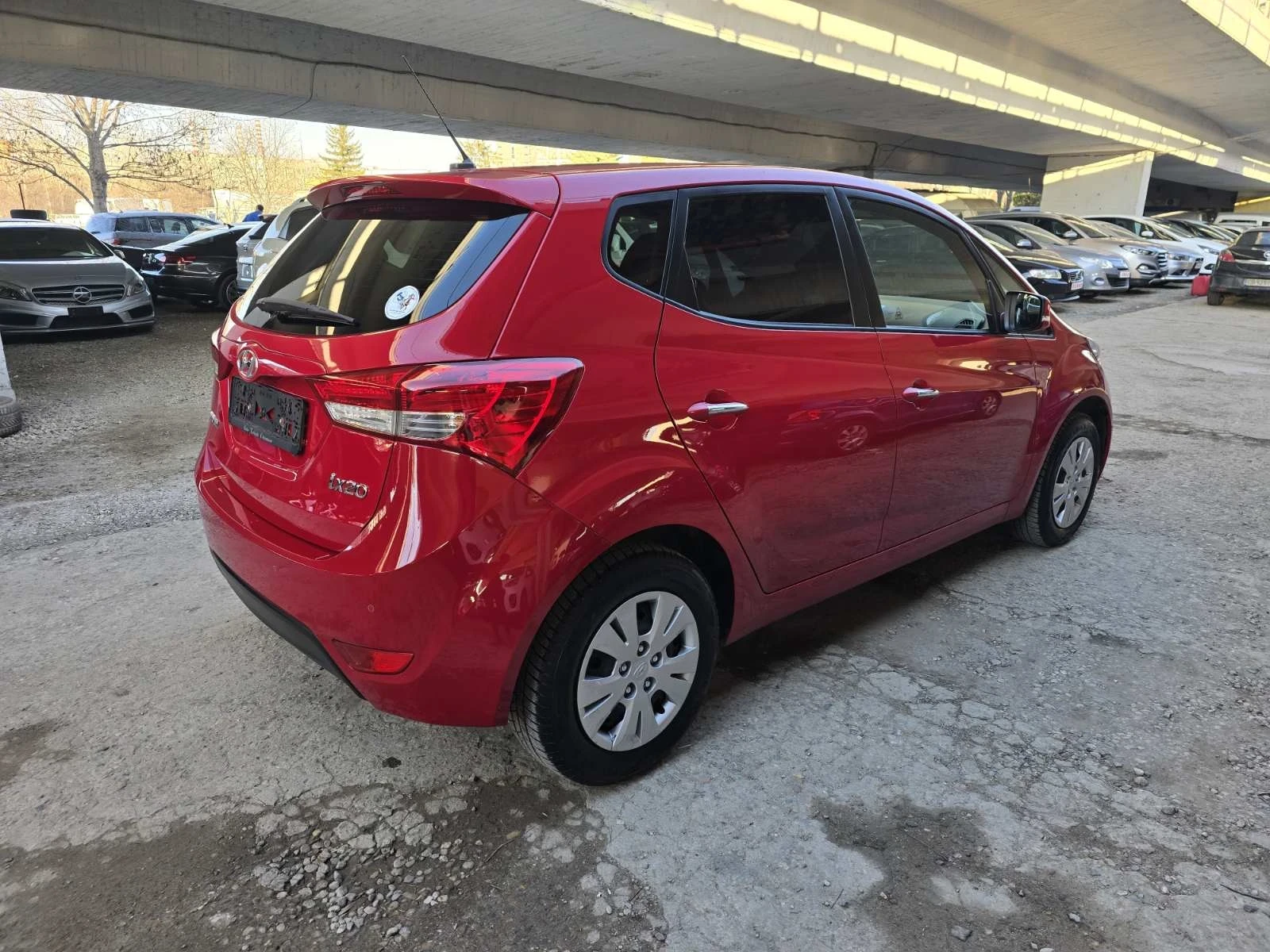 Hyundai Ix20, снимка 6 - Автомобили и джипове - 53824041