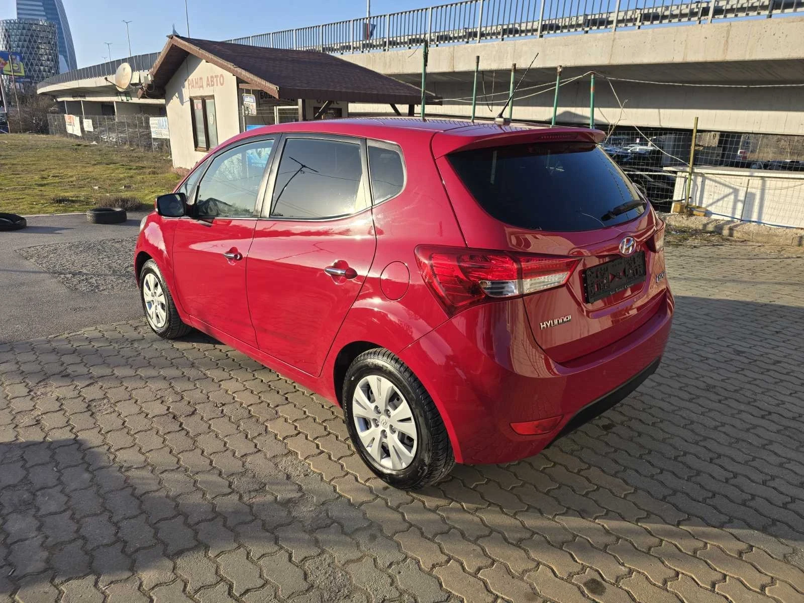 Hyundai Ix20, снимка 9 - Автомобили и джипове - 53824041