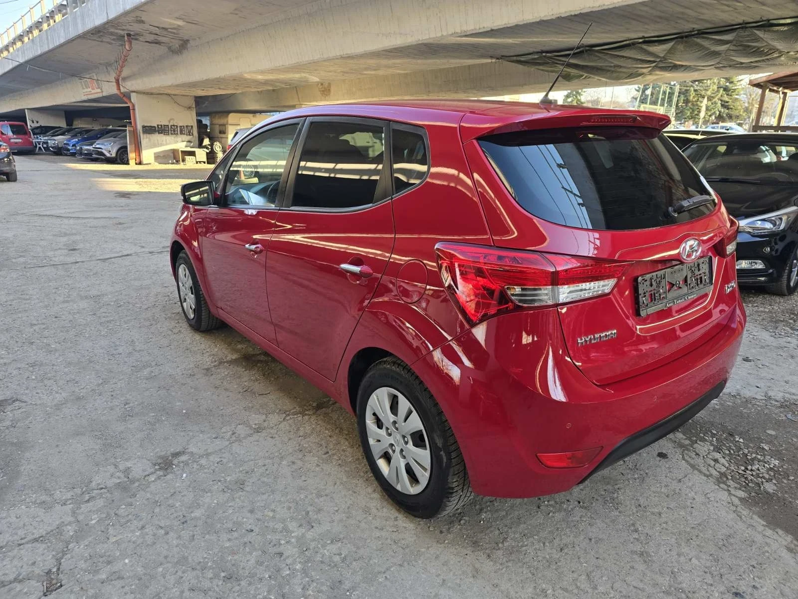 Hyundai Ix20, снимка 8 - Автомобили и джипове - 53824041