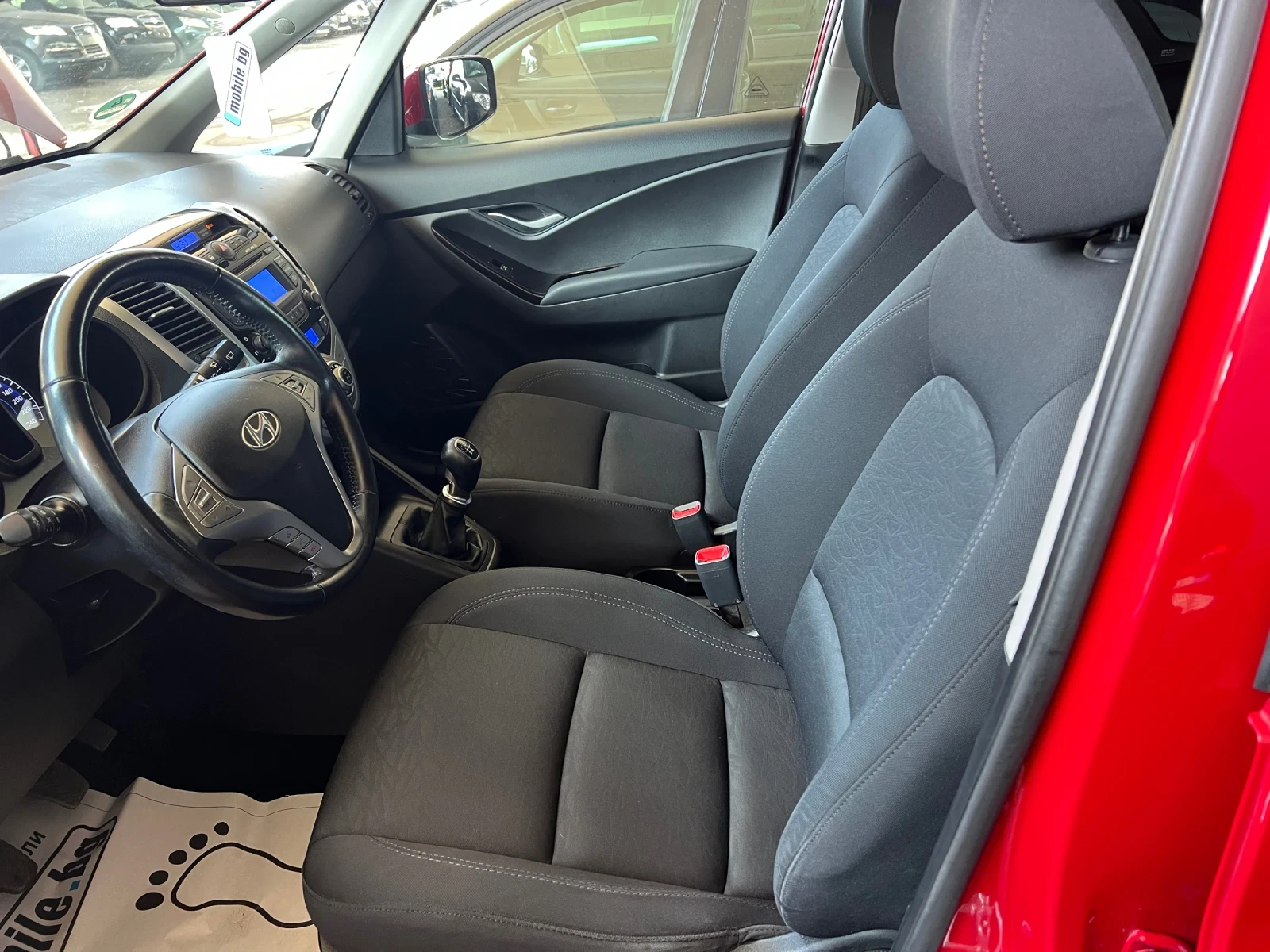 Hyundai Ix20, снимка 13 - Автомобили и джипове - 53824041