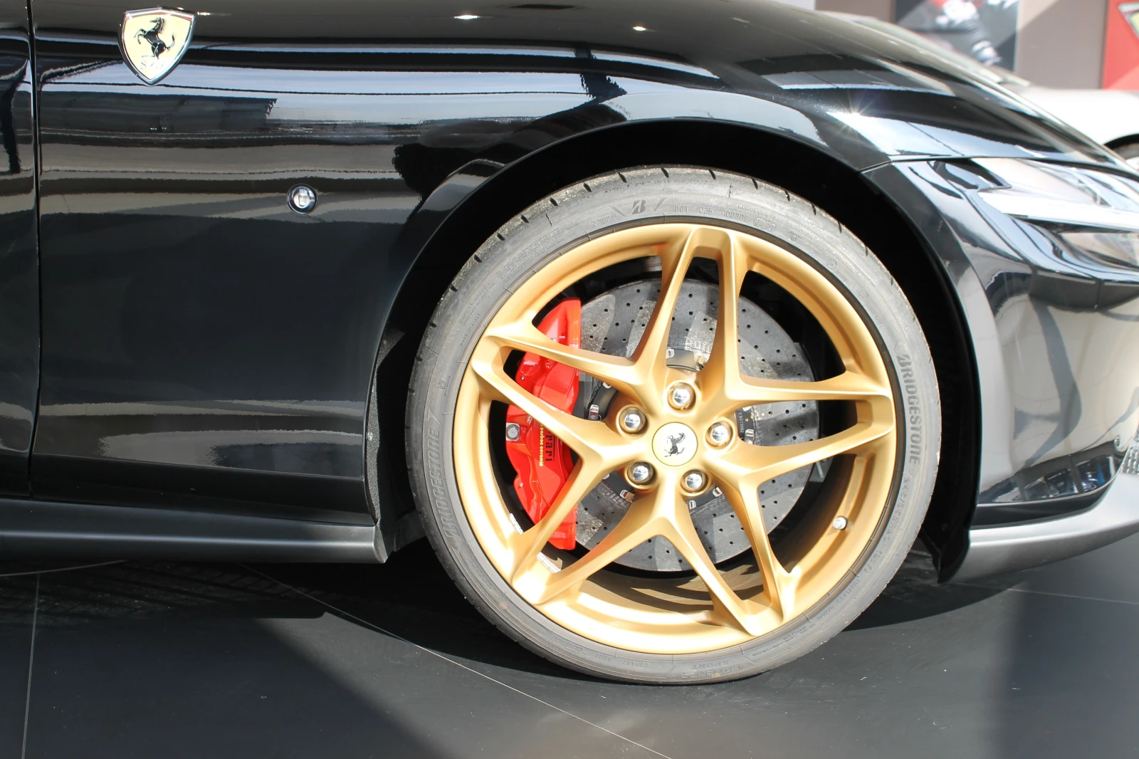 Ferrari Roma Spider, снимка 9 - Автомобили и джипове - 53869950