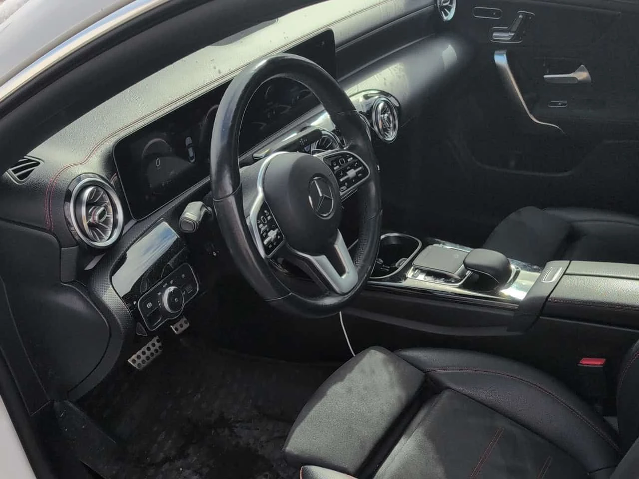 Mercedes-Benz CLA 250  CARFAX /360/DISTRONIC, снимка 5 - Автомобили и джипове - 53923846