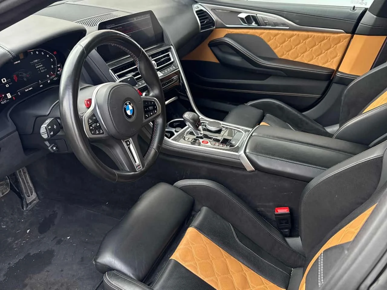 BMW M8 * Gran Coupe* / ДИСТРОНИК* 360* ОБДУХВАНЕ , снимка 7 - Автомобили и джипове - 53948399