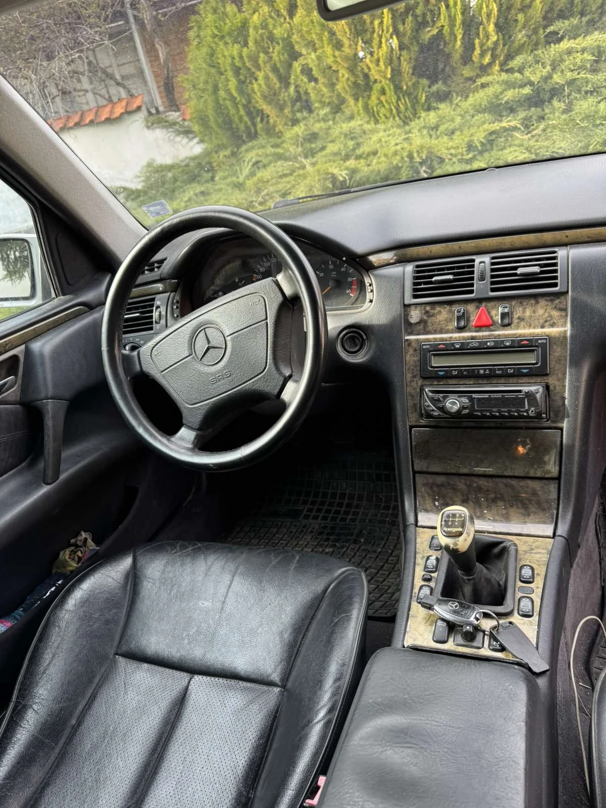 Mercedes-Benz E 250 Е 250, снимка 6 - Автомобили и джипове - 54126958